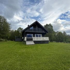Karnes Lodge，位于Oksevik的酒店