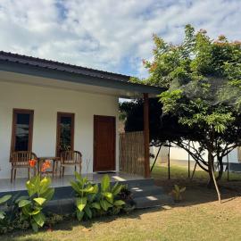 JHOB Surf Stay，位于Maluk的酒店