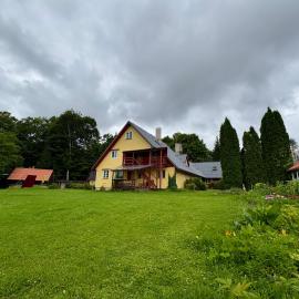 Rõuge Suurjärve Külalistemaja，位于Rõuge的酒店