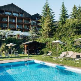 Hotel Tyrol，位于富内斯的酒店