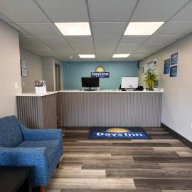 Days Inn by Wyndham Gainesville Hospital - University Area，位于盖恩斯维尔的酒店