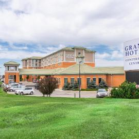 Grand Hotel & Conference Centre Calgary Airport, an Ascend Collection Hotel，位于卡尔加里的酒店