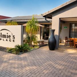 Relmies Place，位于莫迪默勒的酒店