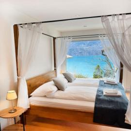 Luxury Lakeview Chalet with AC & SPA near Interlaken，位于Niederried的酒店