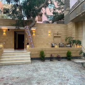 Phoenix Pyramids Inn，位于Banī Ghālib的酒店