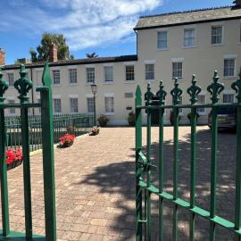 St Winefride's Guesthouse，位于霍利韦尔的酒店
