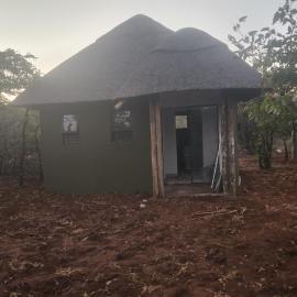 Tsetsebjwe Bush Camp，位于Otse的酒店