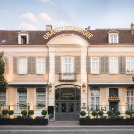 Hotel & Spa Le Grand Monarque, BW Premier Collection，位于沙特尔的酒店