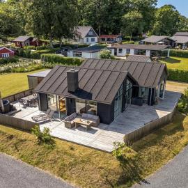 Holiday Home Andriette - 50m from the sea by Interhome，位于哈泽斯莱乌的酒店
