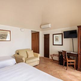 Hotel San Claudio,位于科里德尼亚的酒店