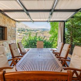 Sapa - 2-BR w Terrace in Faraya，位于佛雷亚的酒店