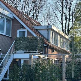 Spacious and bright apartment for 4 persons - Free parking，位于索斯特的酒店