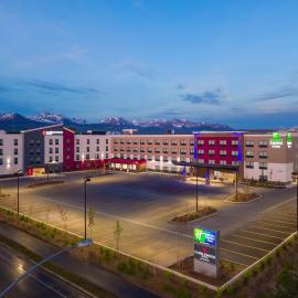 Holiday Inn Express & Suites Anchorage - Midtown，位于安克雷奇的酒店