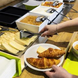 ibis budget Paris Porte de Bercy，位于沙朗通勒蓬的酒店