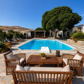 Paros Poolside Cozy Nests - Summer & Salty Getaways，位于Kalami的酒店