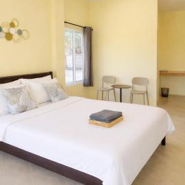 Koniix Garden Cottage Ko Sichang，位于席昌岛的酒店