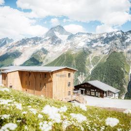 Momentum, die Lauchernalp Lodge，位于Wiler的酒店