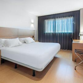 Sercotel Hola Tafalla，位于塔法利亚的酒店