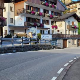 Hotel Garni Royal，位于阿拉巴的酒店
