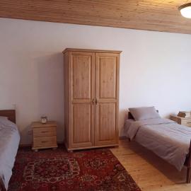 HUSAYN HoSTEL，位于Xirdalan的酒店