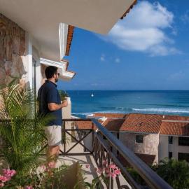 Luxury Oceanview Penthouse in HDM，位于蓬塔米塔的酒店