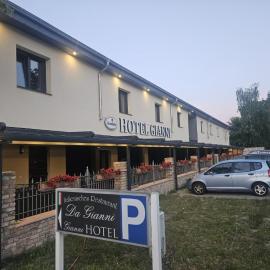 Hotel Da Gianni GmbH，位于奥拉宁堡的酒店