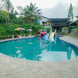 RedDoorz Resort at ISTC Sukabumi，位于Kadudampit的酒店