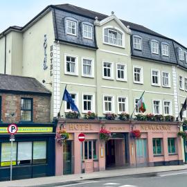 The Newgrange Hotel，位于纳文的酒店