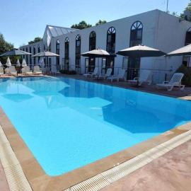 Agape Hotel Niort- Bessines，位于Bessines的酒店