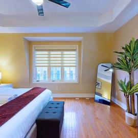 Private Rooftop Group Suite near Oriole Park - Eglinton Hotel