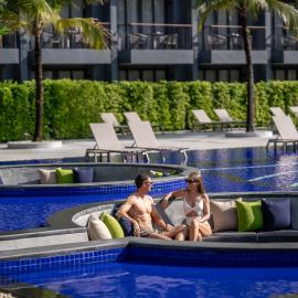 Courtyard by Marriott Phuket Chalong Bay Resort，位于查龙的酒店