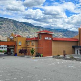Park Inn by Radisson Osoyoos，位于奥索尤斯的酒店