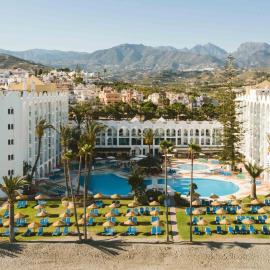 Ona Marinas de Nerja Spa Resort，位于内尔哈的酒店