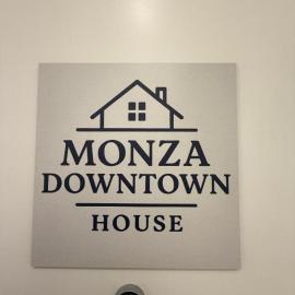 Monza Downtown House Via Bartolomeo Zucchi 5 Monza，位于蒙扎的酒店