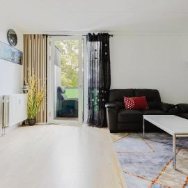 Urban Living 3 minutes from S-Train
