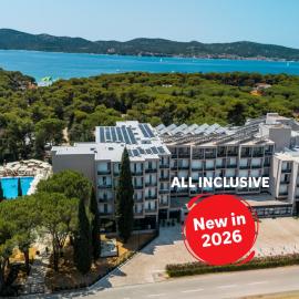 Family Hotel Adria - All inclusive，位于比奥格勒·纳·莫鲁的酒店