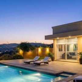 Luxury Farm Villa with Private Pool，位于杰拉什的酒店