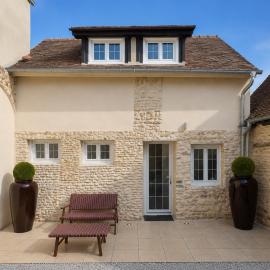 Charmante Maison avec Jardin Privé - PACY SUR EURE，位于厄尔河畔帕西的酒店