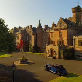 Glenapp Castle，位于巴伦特雷的酒店
