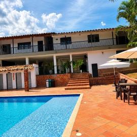 Finca Hotel Villa Alba，位于圣赫罗尼莫的酒店