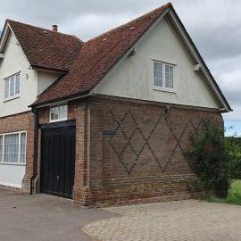 The Coach House, rural location in central Bucks，位于特灵的酒店
