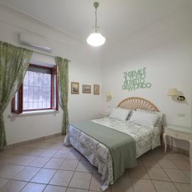 2Steps Capri - central holiday house，位于卡普里的酒店