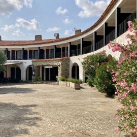 Logis Hôtel Restaurant Le Top du Roulier，位于Capendu的酒店