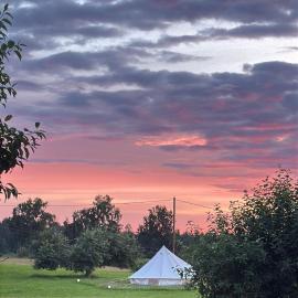 Vallimäe Glamping Otepää，位于Mägestiku的酒店