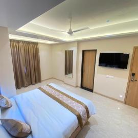 Hotel Banyan Crest，位于索拉普的酒店