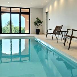 Luxury Wellness Home with Indoor Pool by Destination GREEN Croatia，位于Maglenča的酒店