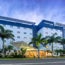 Courtyard by Marriott San Jose Airport Alajuela，位于阿拉胡埃拉的酒店