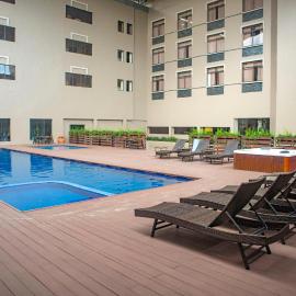 Aglow Hotel Harbor Bay Batam，位于名古屋的酒店