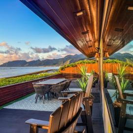 SUNRISE at LAIE Private Beachfront Luxury Home with AC，位于拉耶的酒店