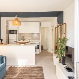 BeGuest Tiny Azure Apartament，位于帕雷迪的酒店